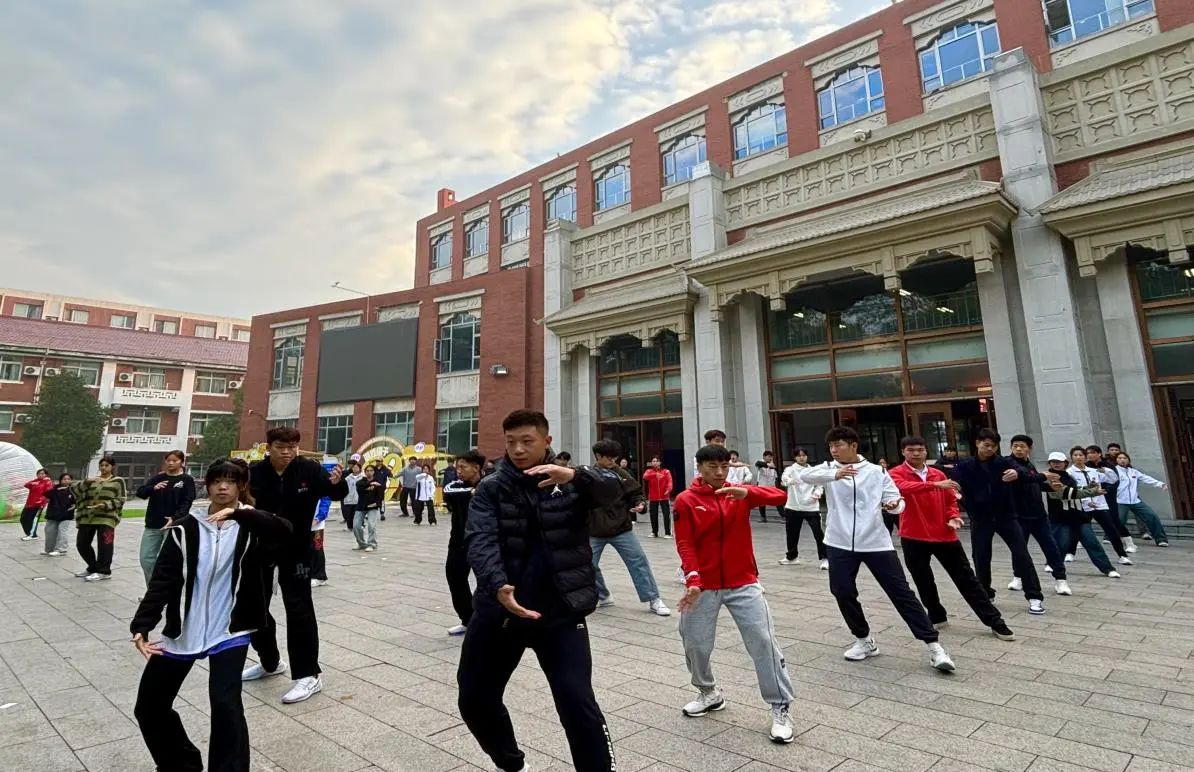 62ad4e8b903a4c2faf8b7b8c6bf95ea1.jpg eSports电竞数据网提供专业