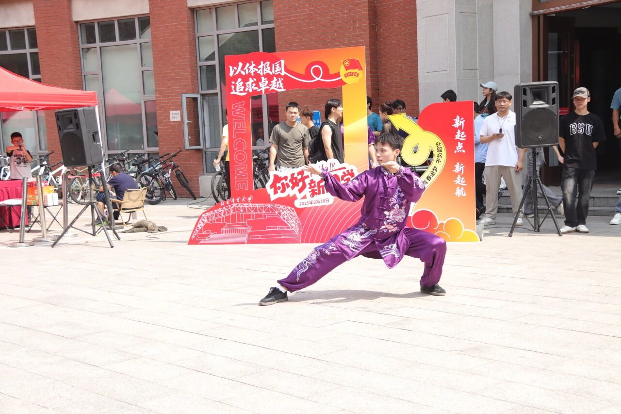 e86572394b4740f68f97bfae30fc1591.jpg eSports电竞数据网提供专业